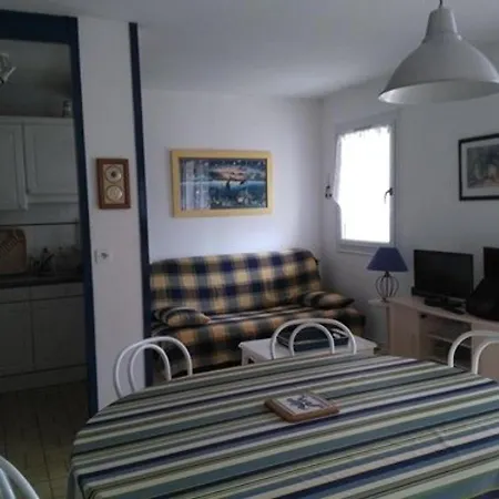 Casa de Férias Maison Saint-gilles-croix-de-vie, 3 Pieces, 5 Personnes - Fr-1-324-549 *